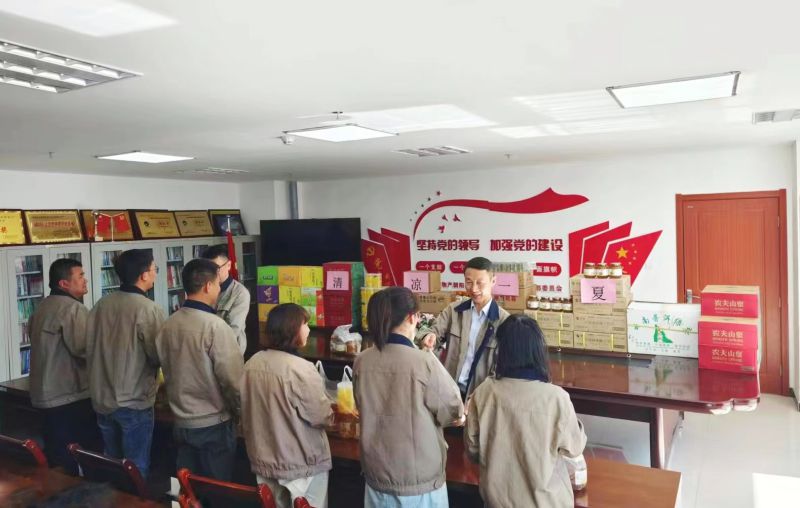 情系職工，夏送清涼&mdash;&mdash;朝物開投公司開展夏日送清涼活動